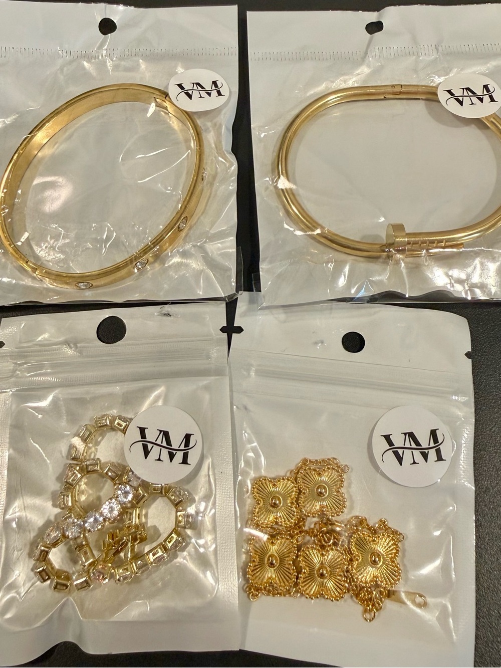 Valarie Mason. Elegance Deluxe Stack. Women's Bracelet Set - Gold